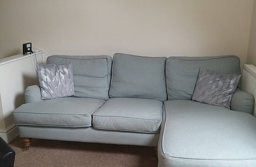 Chipping Campden Cottage | Unique Barn Conversion in Courtyard Setting with allocated parking space.