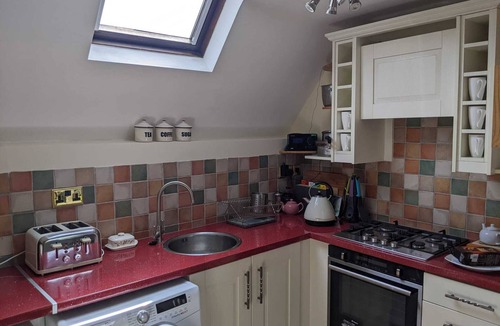 Chipping Campden Cottage | Unique Barn Conversion in Courtyard Setting with allocated parking space.