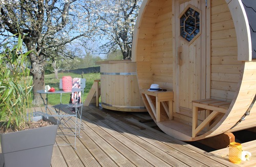 Saint-Michel-Mont-Mercure Cabin | Unique Barrel Stay So'Happy – A Gourmet Getaway in Vendée