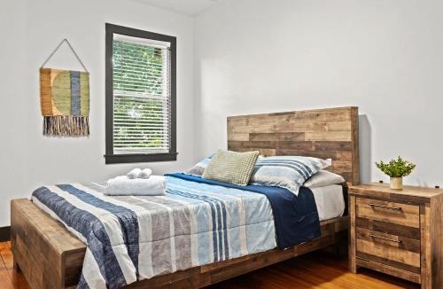 Shelby Park House | Unique Black Home in the Heart of Shelby Park
