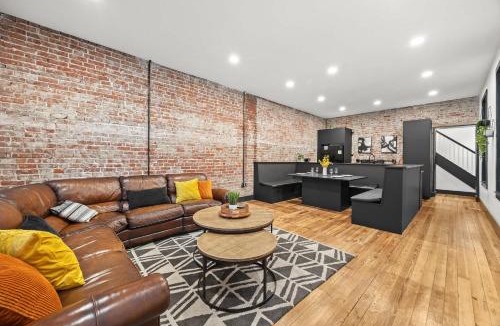Shelby Park House | Unique Black Home in the Heart of Shelby Park