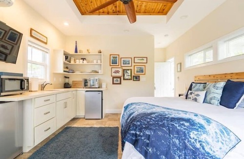 Kaneohe Cottage | Unique Boathouse on the Bay