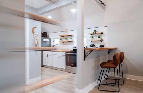 Detroit - Shoreway Apartment | Unique BOHO Ohio City Loft Apt