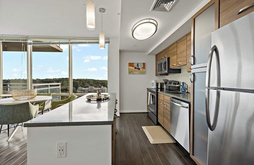Vienna Apartment | Unique | Bright | Tysons | Views
