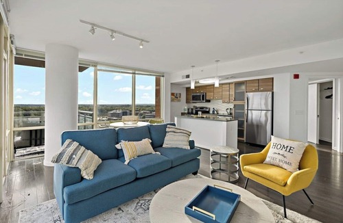 Vienna Apartment | Unique | Bright | Tysons | Views
