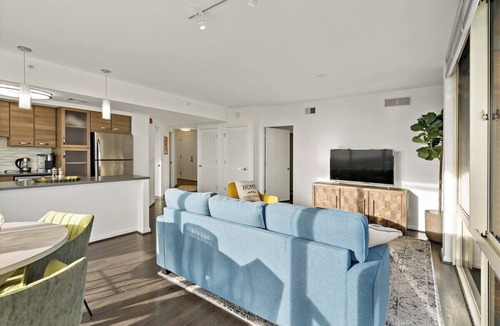 Vienna Apartment | Unique | Bright | Tysons | Views