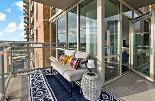 Vienna Apartment | Unique | Bright | Tysons | Views