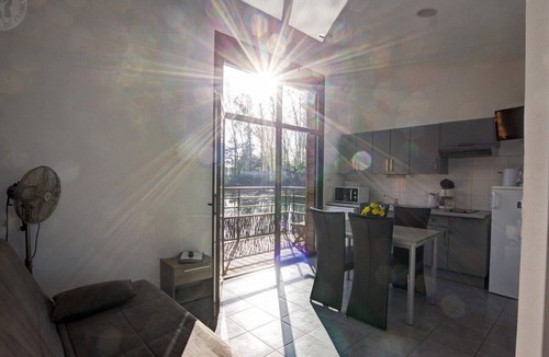 Veauchette Cottage | Unique cabin by a pond, pets allowed, private terrace