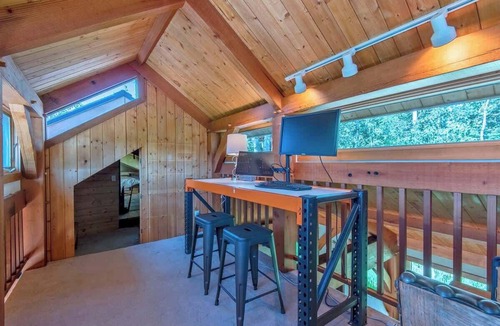 Tetonia House | Unique Cabin Escape with Majestic Teton Backdrop