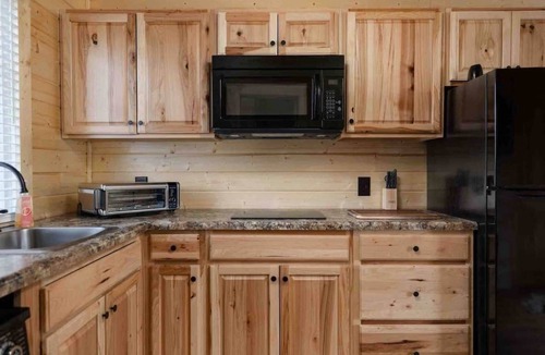 Bluff City House | ❤️Unique Cabin studio, in Heart of the tri cities