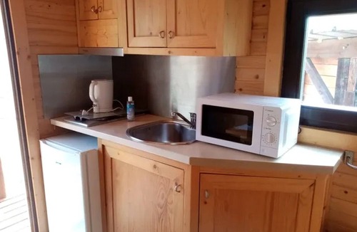 La Fleche House | Unique Caravan with Private Nordic Bath in La Flèche