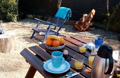 La Fleche House | Unique Caravan with Private Nordic Bath in La Flèche