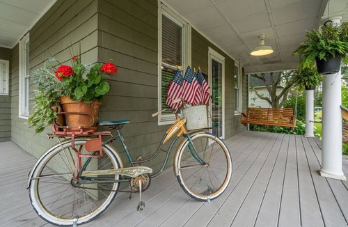 Hermitage House | Unique Charm, Conveniently Located