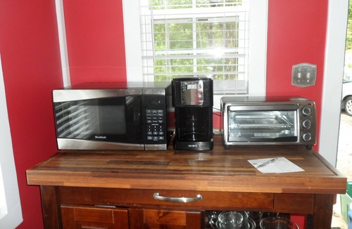 Pigeon Forge Cottage | Unique Charm, Pets (2 Max) welcome, Pigeon Forge, 2-4 guests