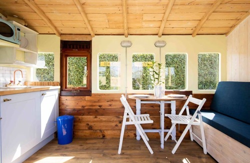 Birdham Apartment | Unique Comfy Remodelled Railway Carriage