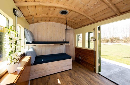 Birdham Apartment | Unique Comfy Remodelled Railway Carriage