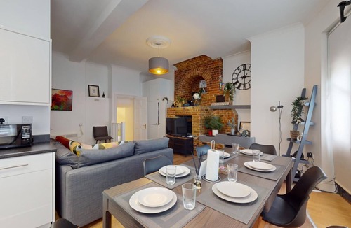 Greenwich West Apartment | Unique & Cosy London Retreat