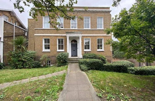 Greenwich West Apartment | Unique & Cosy London Retreat