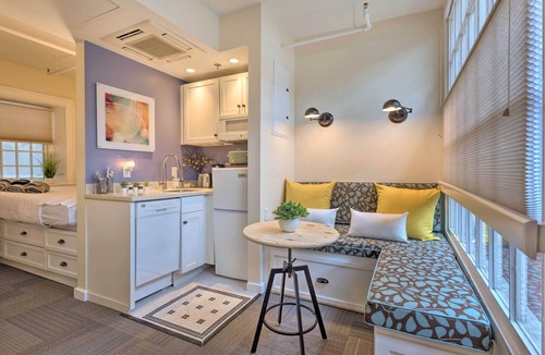 Downtown Apartment | Unique & Cozy Downtown Studio in Historic Mall!