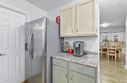 Live Oak House | Unique Dome Escape | Hot Tub, Game Room, Sleeps 14