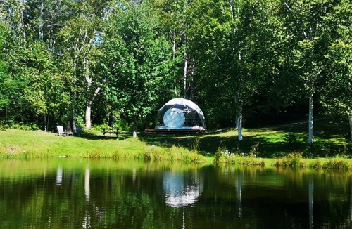 Notre-Dame-Auxiliatrice-de-Buckland Ski Chalet | Unique dome experience: comfort, kitchen, lake, campfire. Open mid-May to Octobe