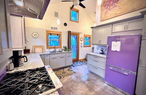 Flagstaff Cottage | Unique Downtown Cottage - Modern & Peaceful
