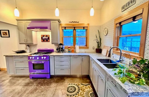 Flagstaff Cottage | Unique Downtown Cottage - Modern & Peaceful