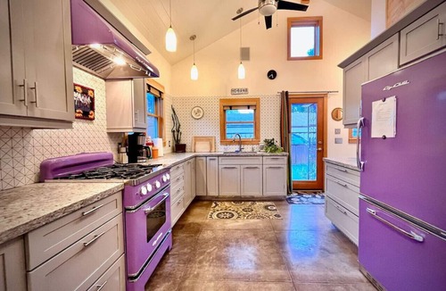 Flagstaff Cottage | Unique Downtown Cottage - Modern & Peaceful