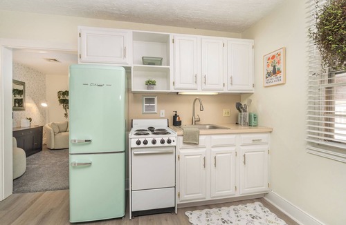 Elizabethtown Apartment | Unique Downtown Elizabethtown 3BR Apt w/Event Space - Lancaster County, Hershey