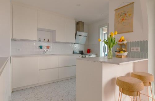 Les Baumettes Apartment | Unique downtown penthouse beach side panoramic view