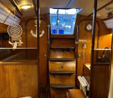 Poblats Maritims Boat Rental | Unique Experience in Sailboat! In The 4 Seasons! B shi