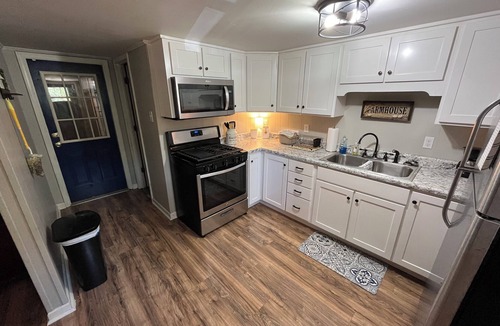 Mason House | Unique family friendly 2-bedroom house in Mason Tn