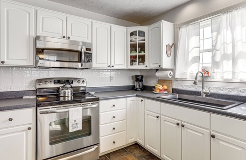 Henderson House | Unique Family Home on Working Ranch in Henderson!