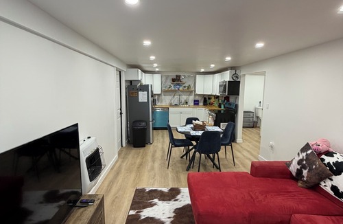 West Eaton House | Unique Farm Stay -Close to Colgate University, Hamilton College, Bouckville