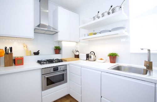 St. Mary's Park Apartment | Unique flat steps from Battersea Park