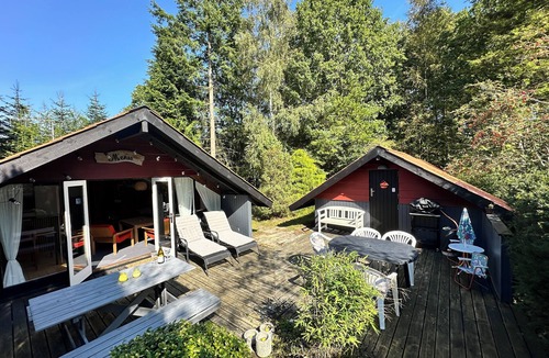 Ansager Cabin | Unique forest cabin by the lake | Near Legoland & Lalandia