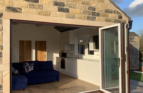 Rastrick House | Unique getaway, surrounded by fields close to two great pubs.