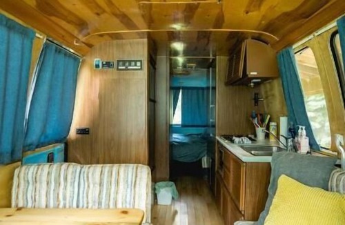 Scugog House | Unique Glamping RV on 100 acres 1 hr from Toronto