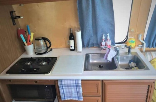 Scugog House | Unique Glamping RV on 100 acres 1 hr from Toronto