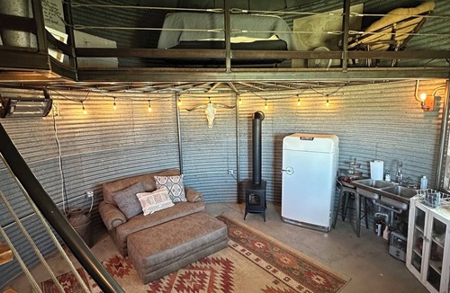 Stanton County House | UNIQUE Grainbin Ranch Stay