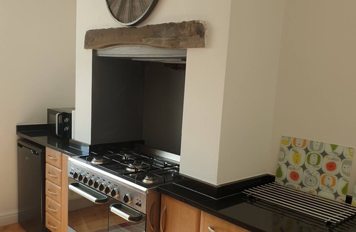 Ainley Top Apartment | Unique grand space