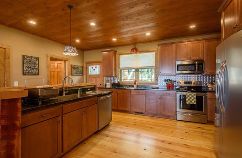 Seven Devils Cabin | Unique Home Atop Seven Devils