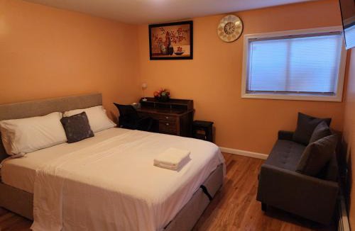 Pelham Gardens House | Unique Home Rentals For Professionals