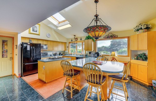 Sequim House | Unique Home w/Beautiful Mtn Views!