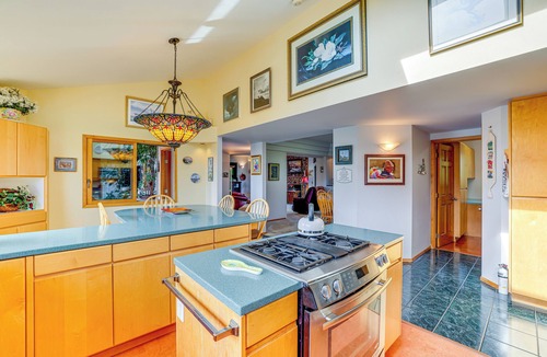 Sequim House | Unique Home w/Beautiful Mtn Views!