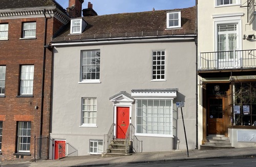 Arundel House | Unique House with Castle Views & Garden