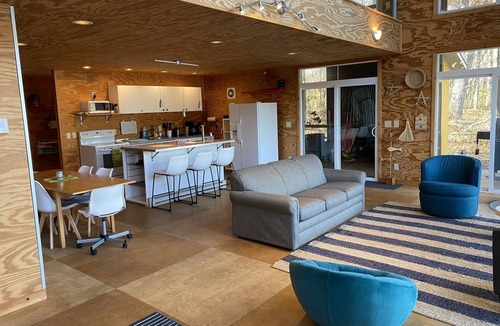 Buchanan House | Unique Island Getaway!