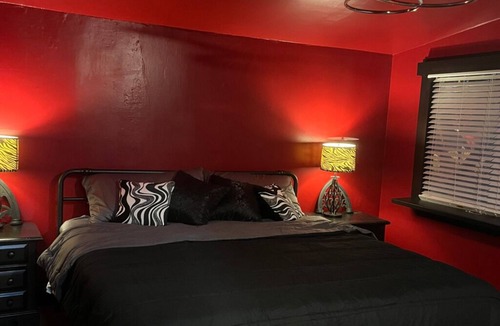 Lindridge-Martin Manor House | Unique & Kinky Private Getaway, Great for Couples, Bondage, Adults only.