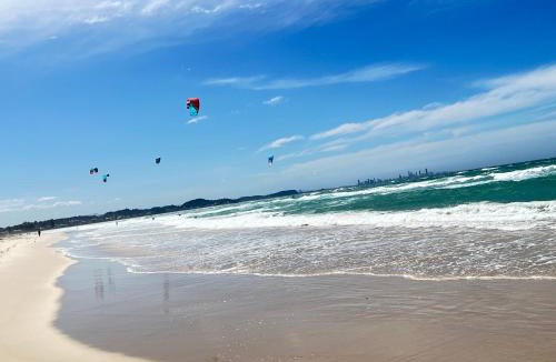 Coolangatta Villa | Unique Kirra townhouse