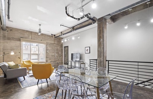 Downtown Austin Apartment | Unique Loft on 5th St